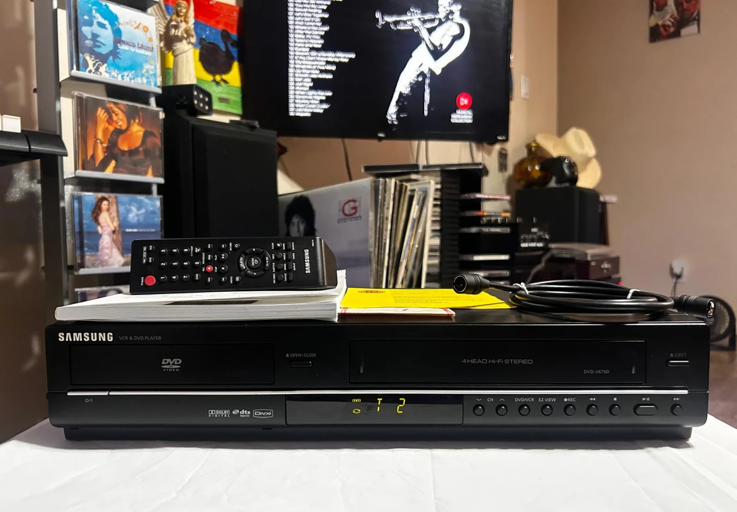 Samsung DVD V6700 DVD player & VCR combo, 4 Head Hi-Fi Stereo.