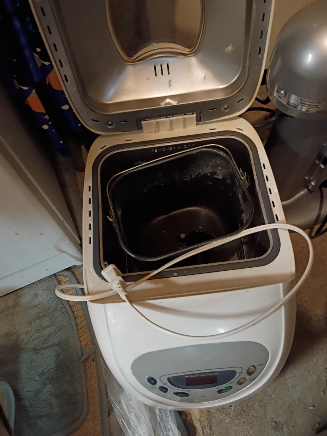 Sunbeam Bread Maker - photo 2