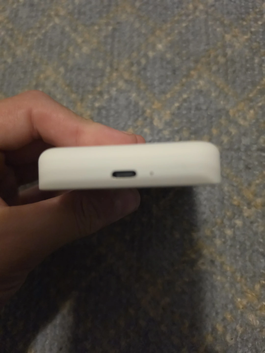 5,000 mAh wireless charging Battery Pack - photo 4