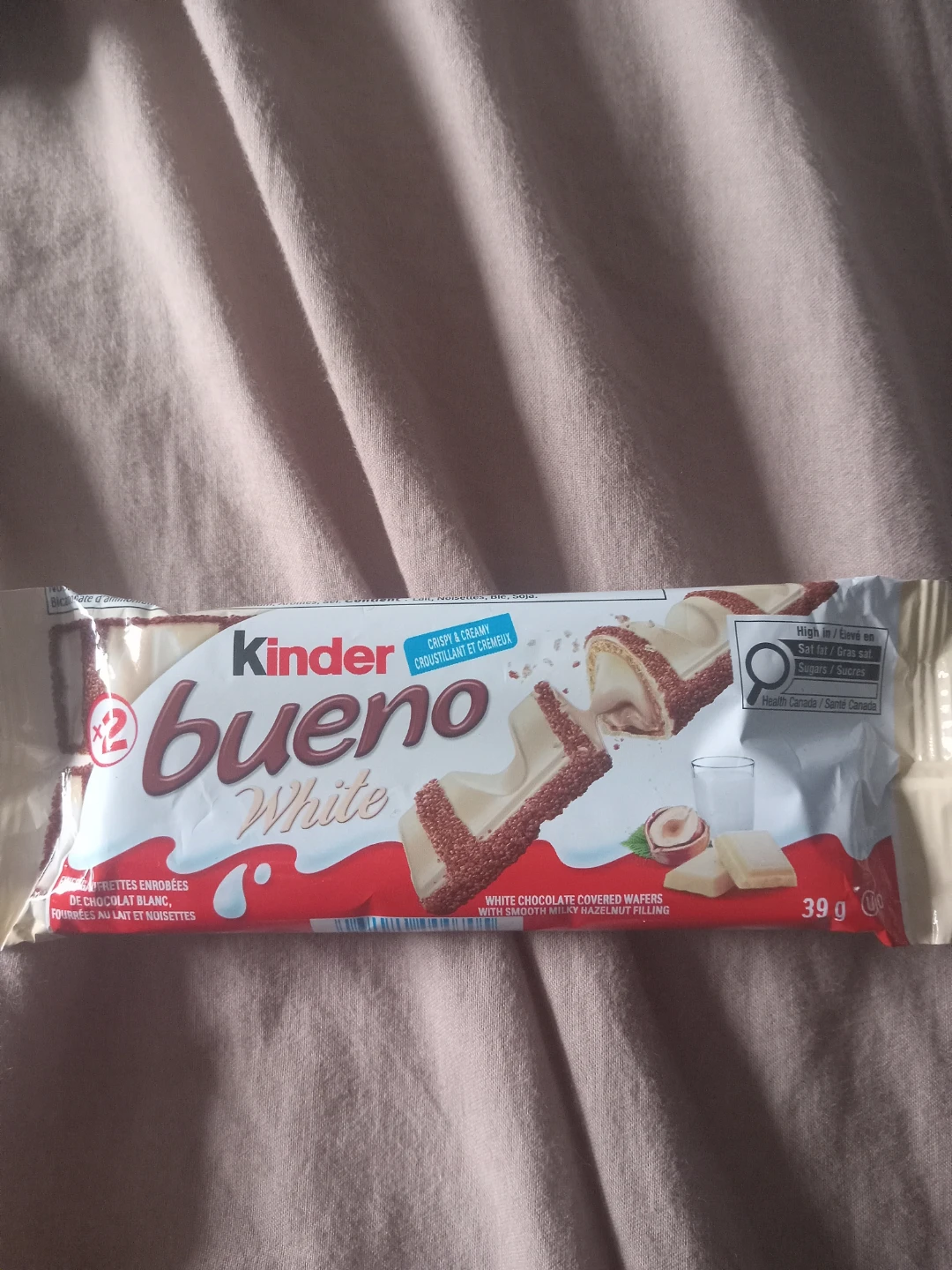 Kinder Bueno White Chocolate Bar