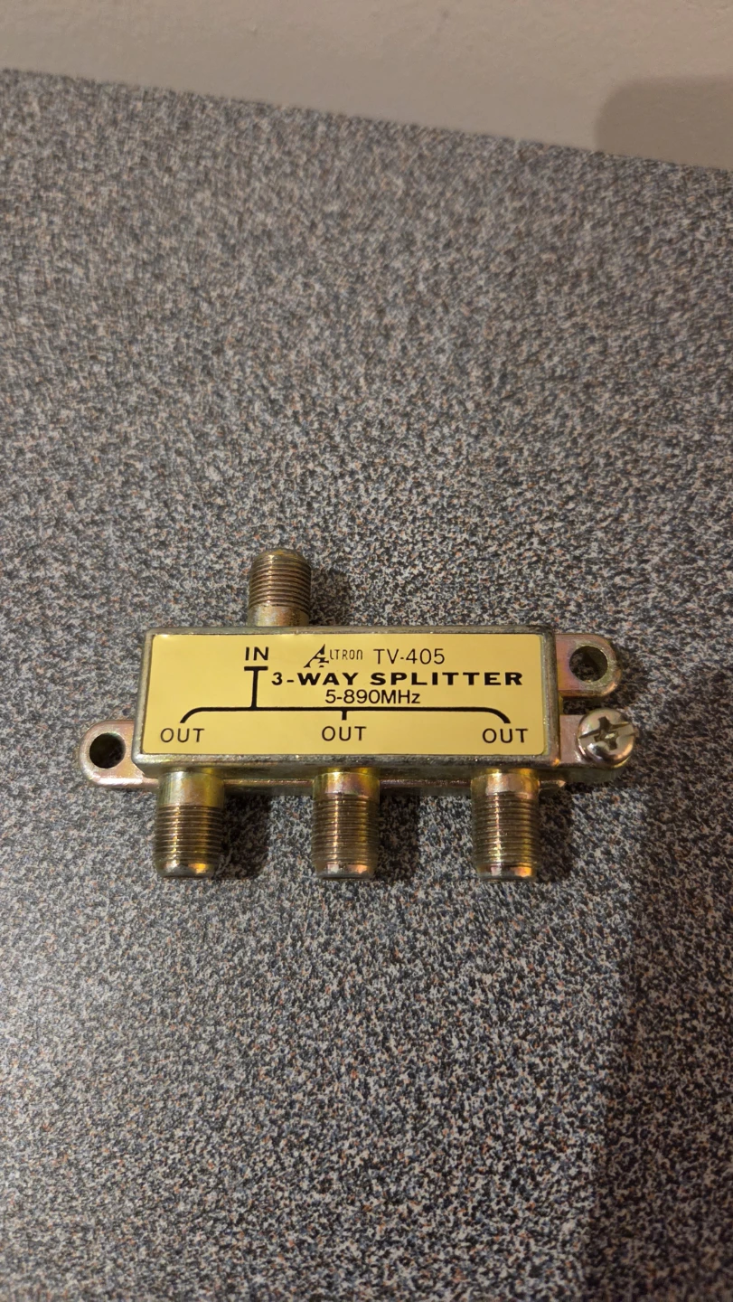 Altron TV-405 3-Way Splitter