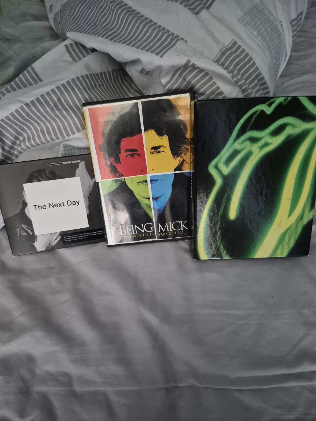 Being mick dvd  rolling stones  dvd  David Bowie cd