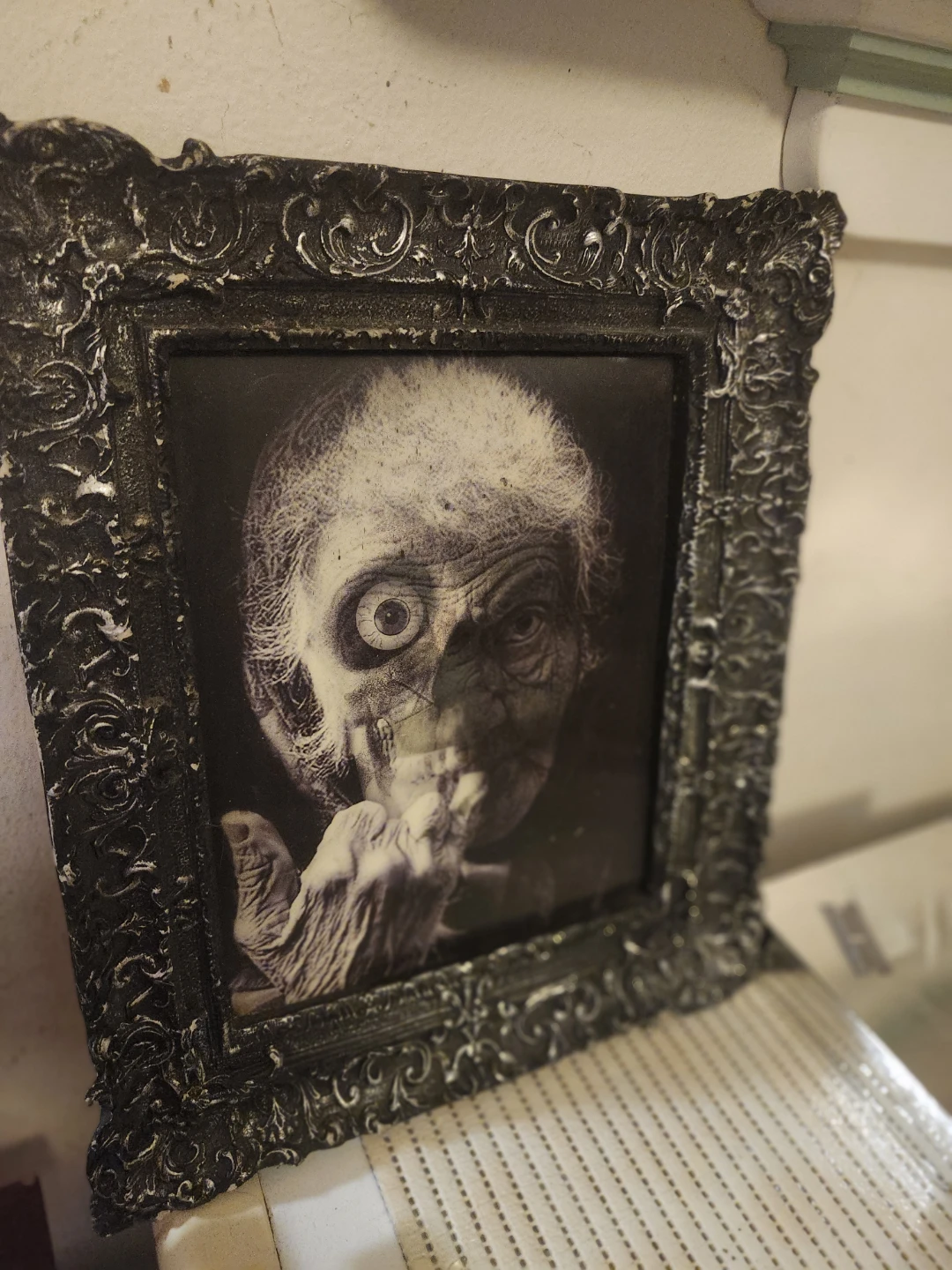 Lenticular Halloween Morphing Portrait - photo 2