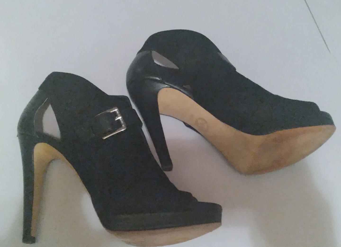 Michael Kors black suede peep-toe heels - photo 3