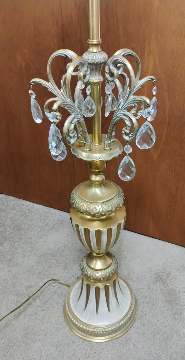 VINTAGE BRASS TORCHIERE ORNATE LAMP WITH MILKGLASS SHADE - photo 4