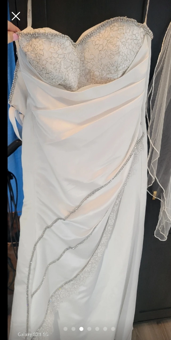 White Strapless Wedding Dress - photo 3
