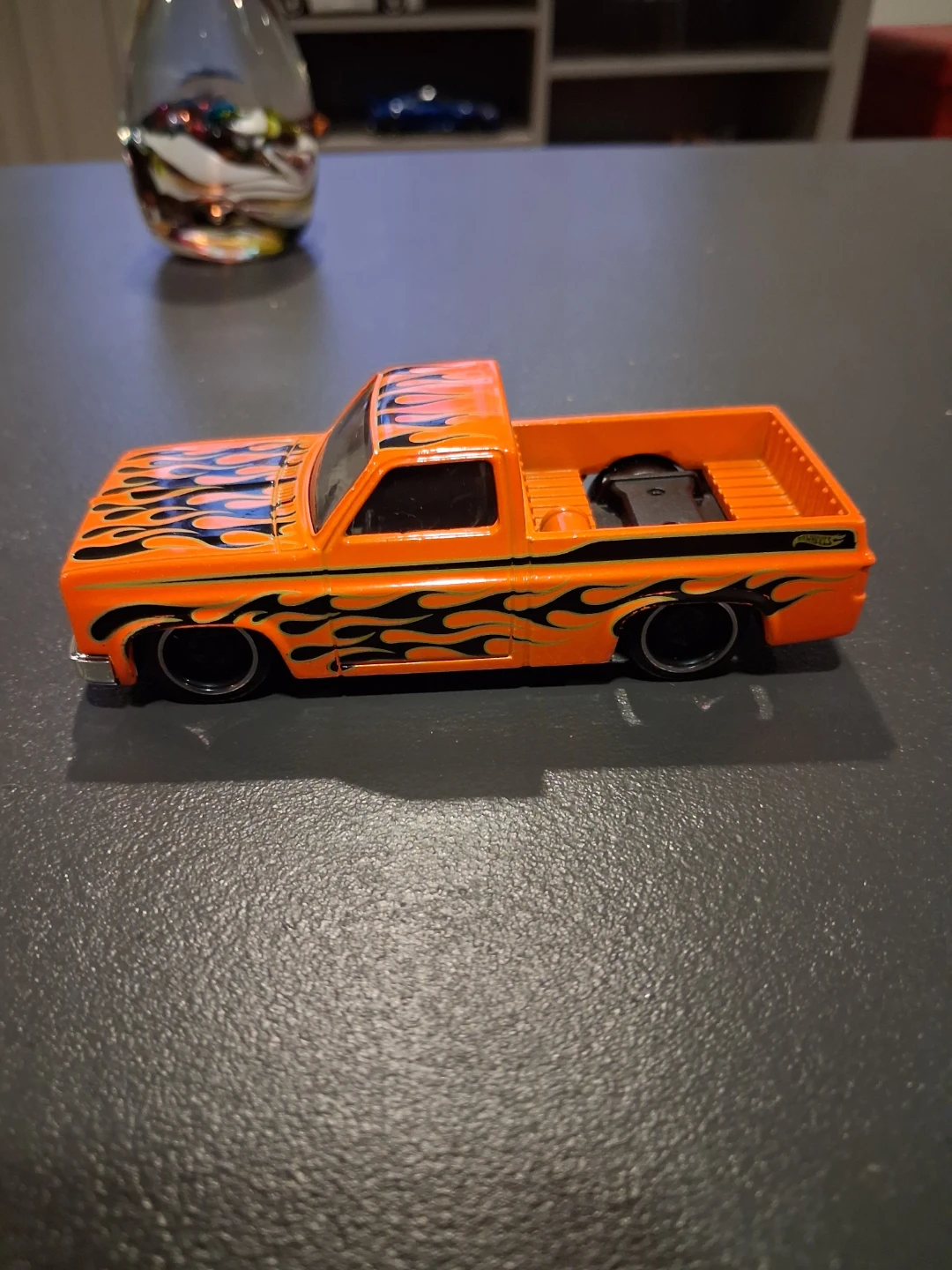 1/32 Hot Wheels 1983 Chevy Silverado Orange Flame