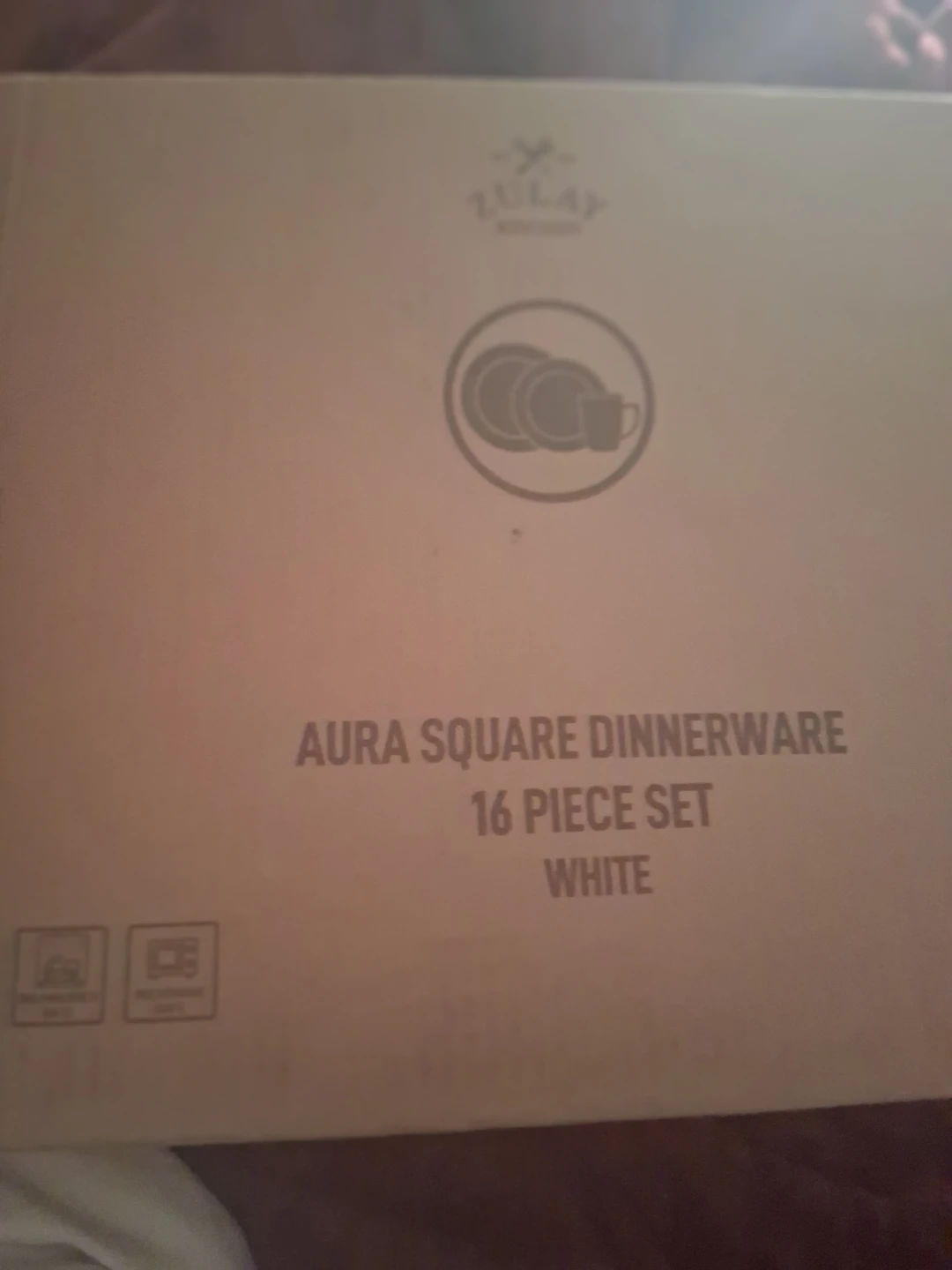 Zulay Kitchen Aura Square 16-Piece Dinnerware Set White