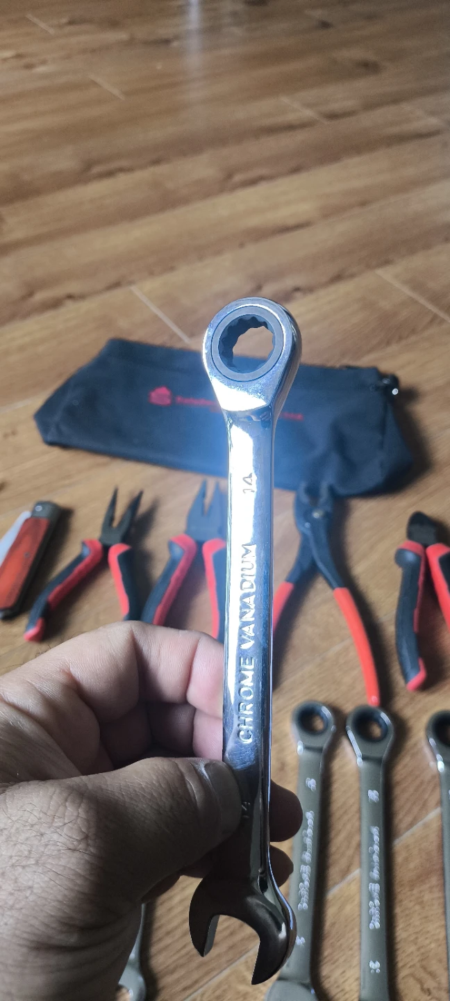 Premium Hand Tools + FREE SafeSense Tool Bag! - photo 2