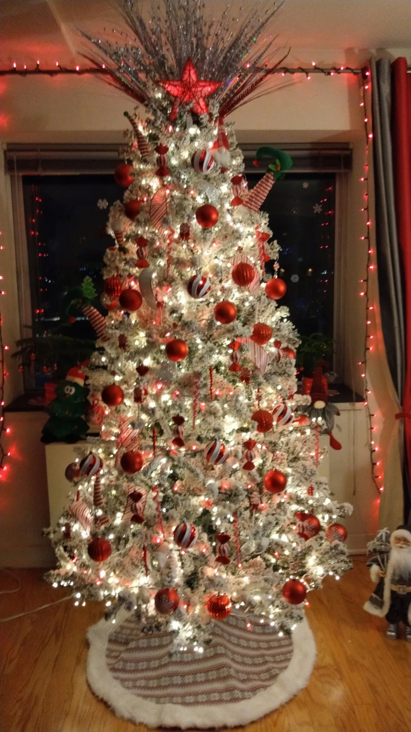 7.5ft Flocked Christmas Tree