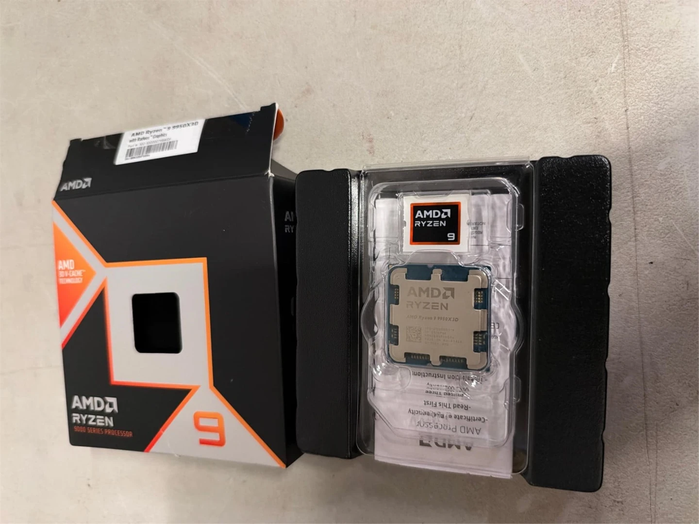 AMD Ryzen 9 9950X3D Processor - photo 2