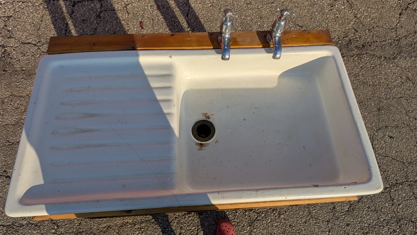 Vintage Ceramic Sink with Custom Wooden Stand - photo 5