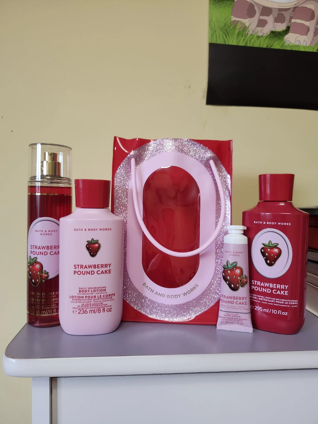 Strawberry 🍓 Pound Cake BBW Gift Bag Set