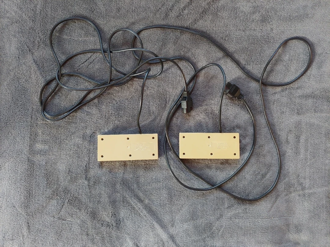 Two NES Controllers - Original - photo 3