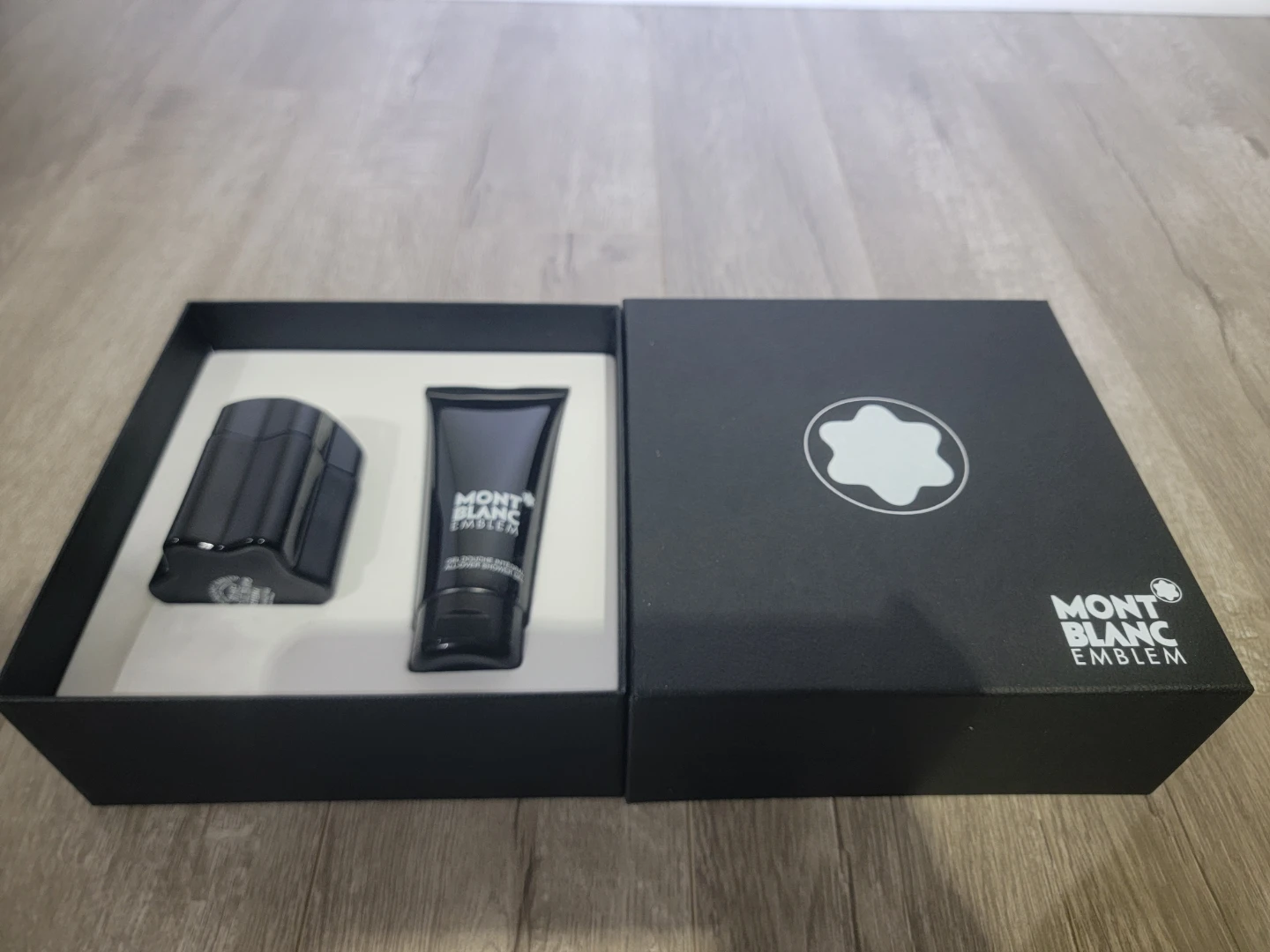 Montblanc Emblem Shower Gel and Accessory