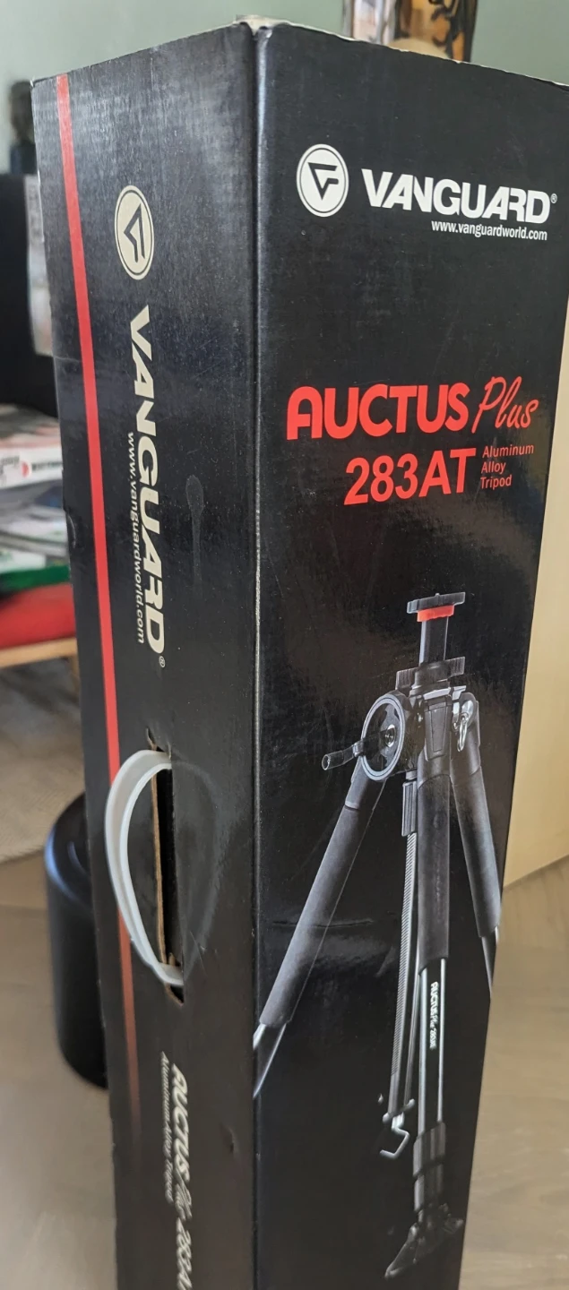 Vanguard Auctus Plus 283AT Tripod