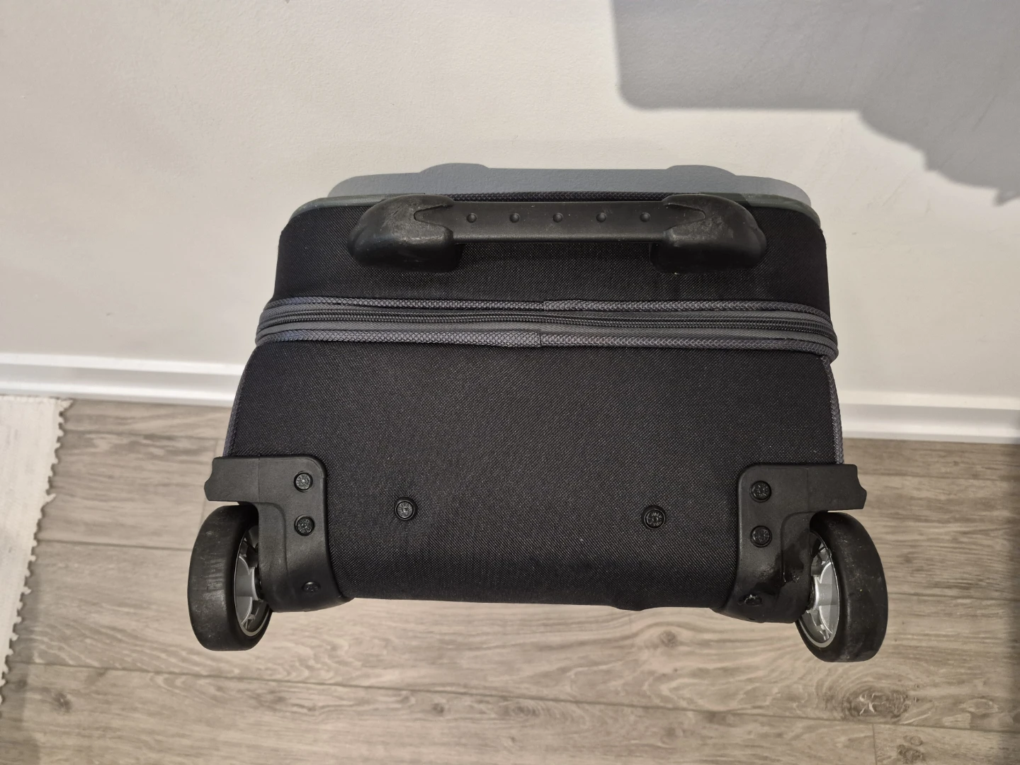 High Sierra Sportour 22 Inch Wheeled Upright Carry-on Luggage - photo 5