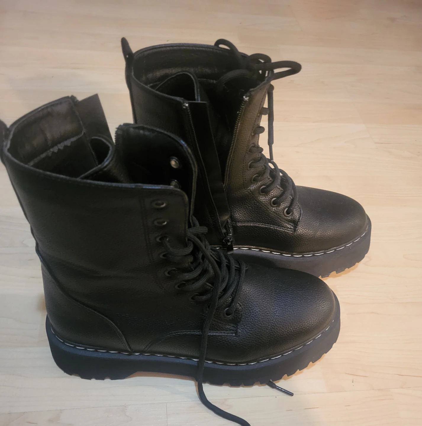 Black Lace-Up Platform Boots - photo 3
