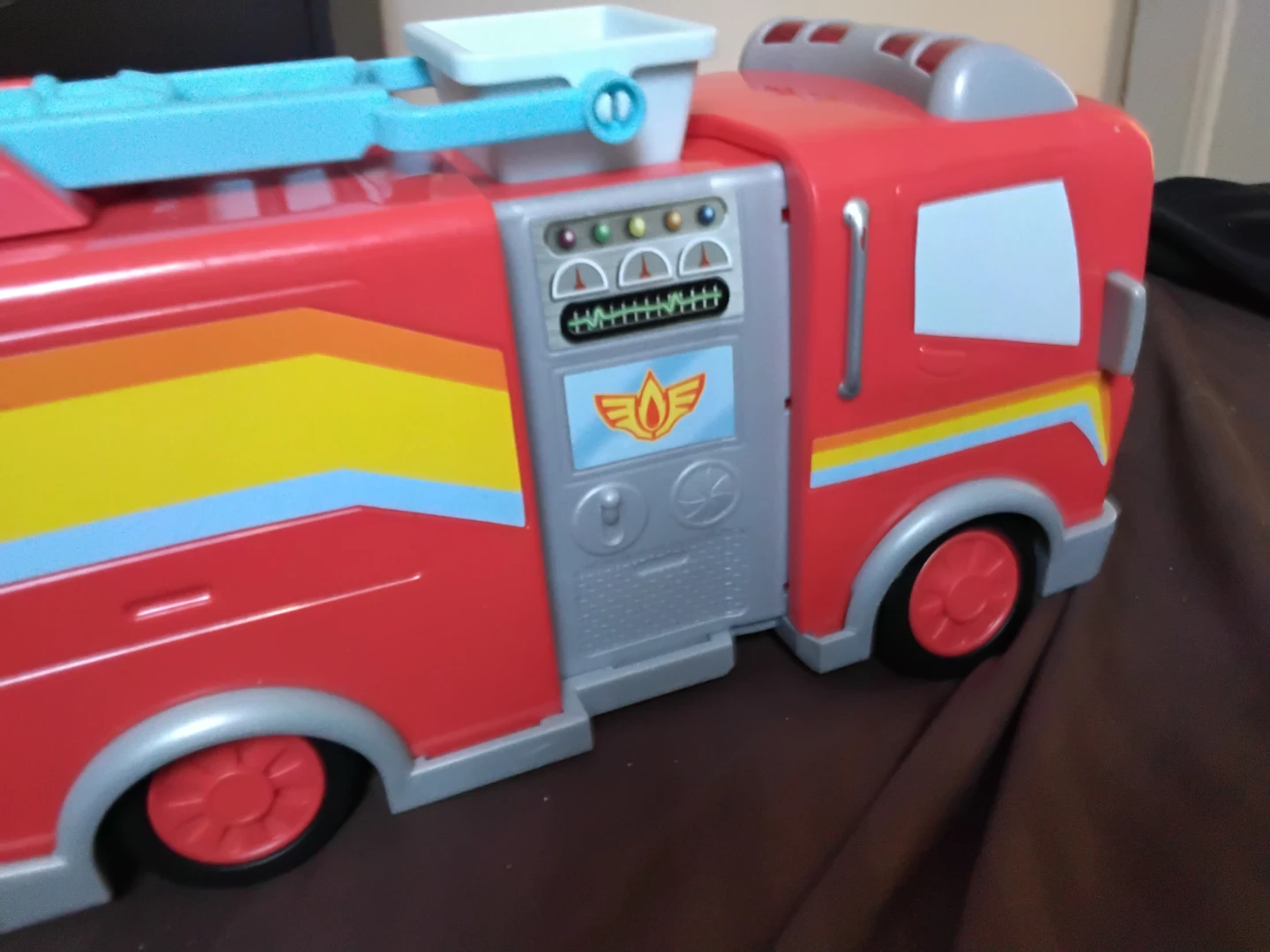 Red Plastic Toy Fire Truck - photo 5