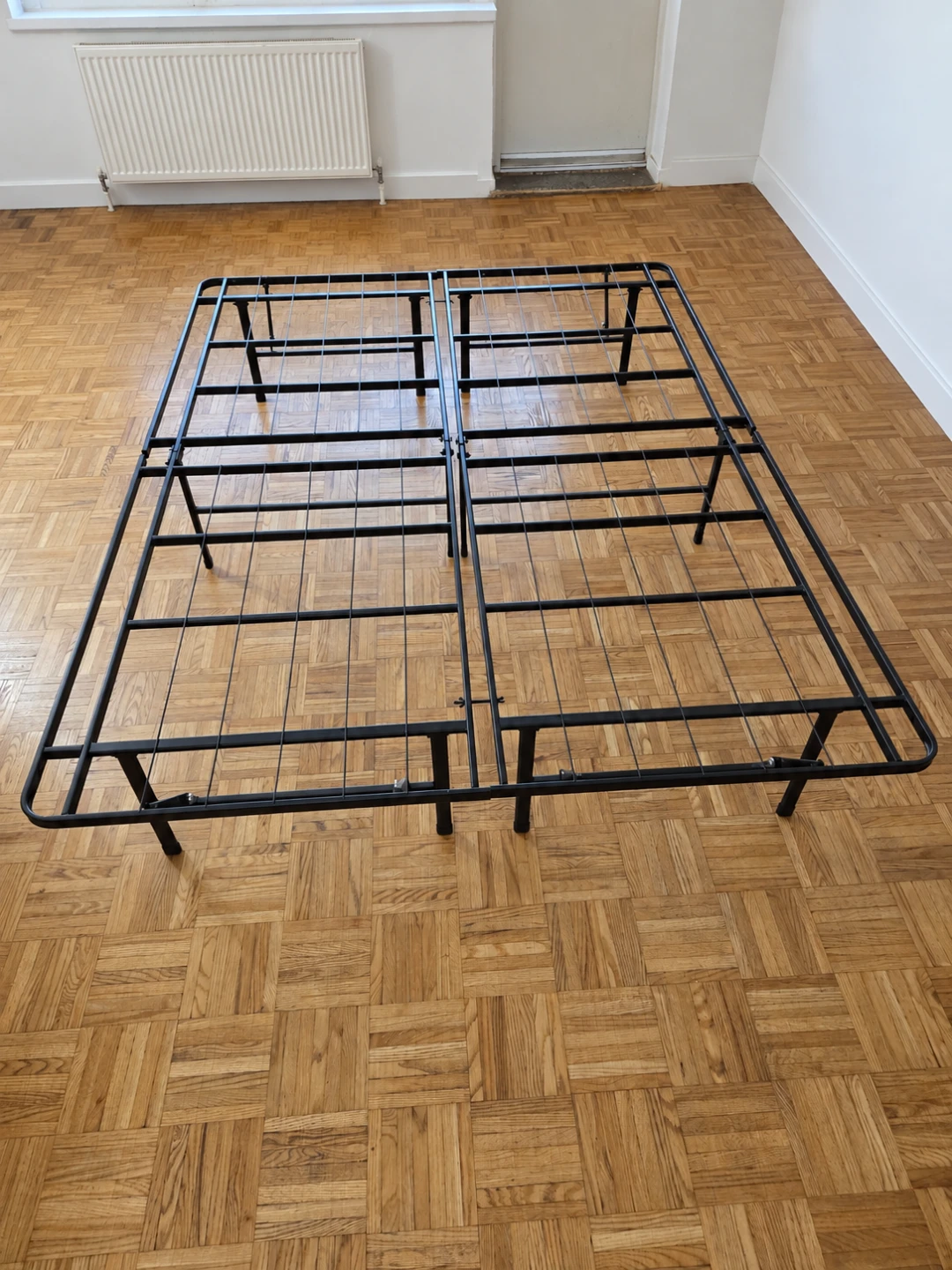 Queen Size Heavy Duty Metal Bed Frame