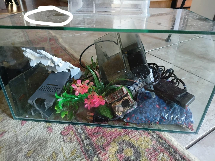 Glass Aquarium Tank with Filter/Light Base - photo 5