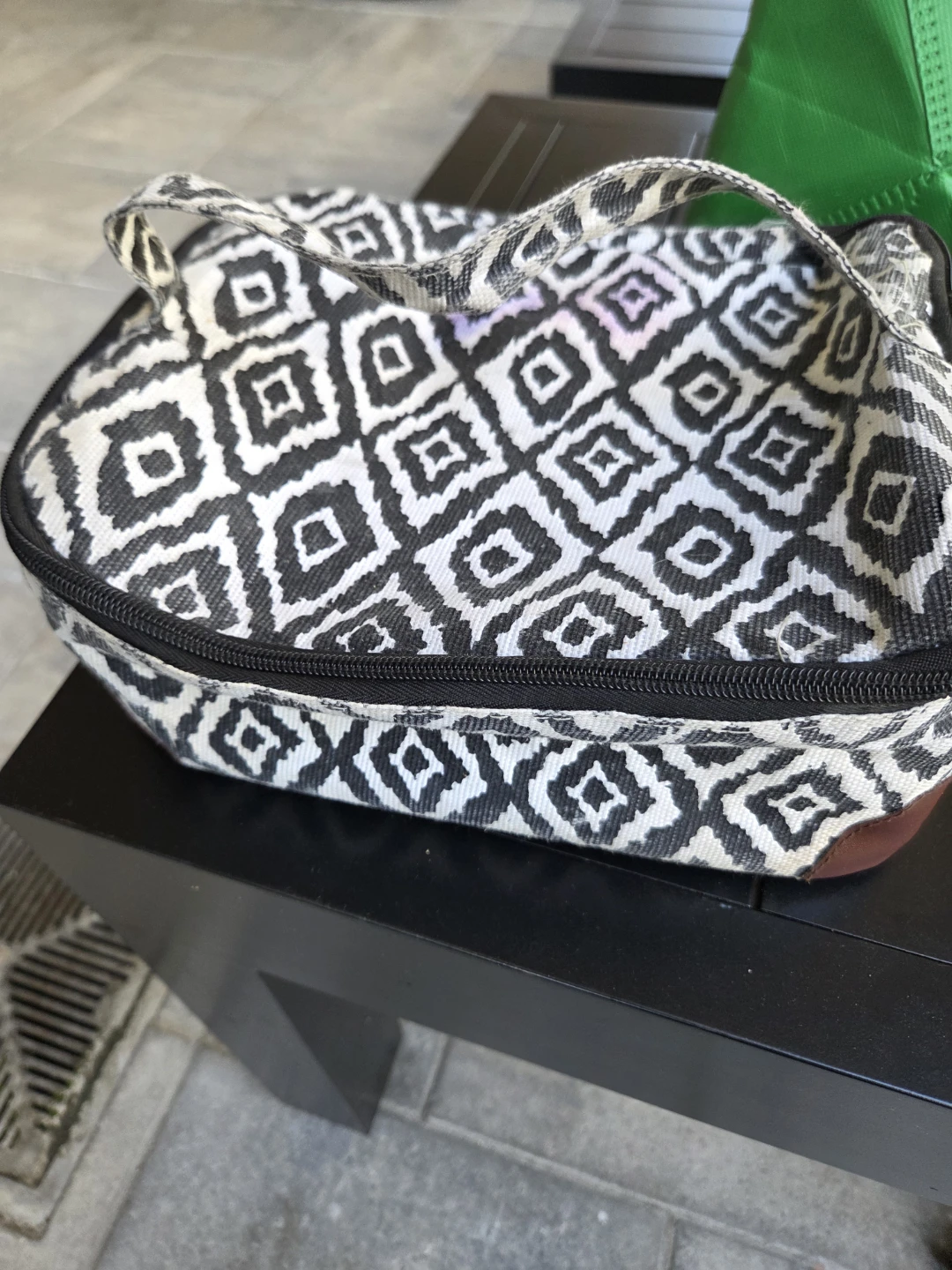 Geometric Pattern Toiletry Bag - photo 4