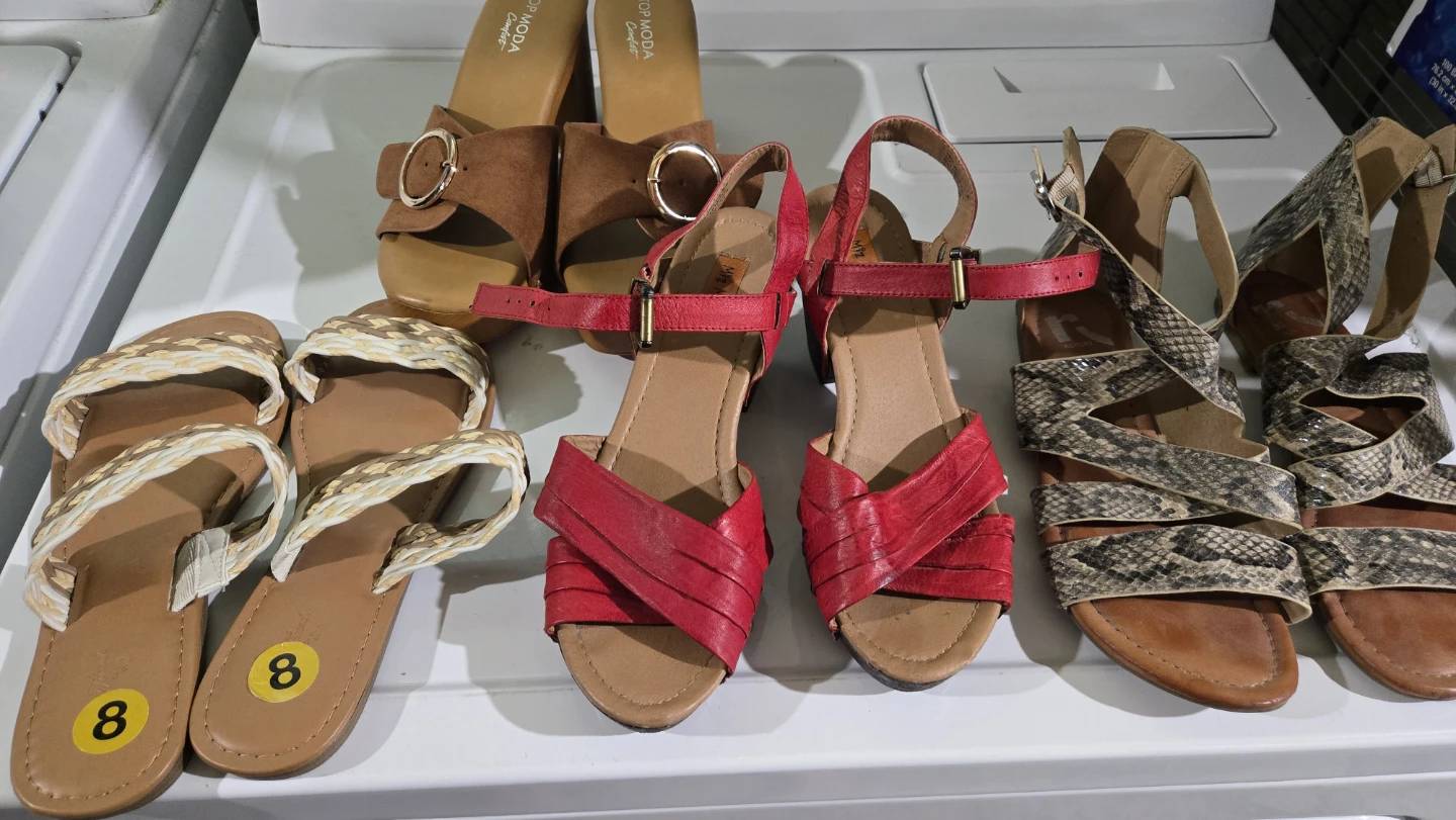 Lot of  4 women shoes