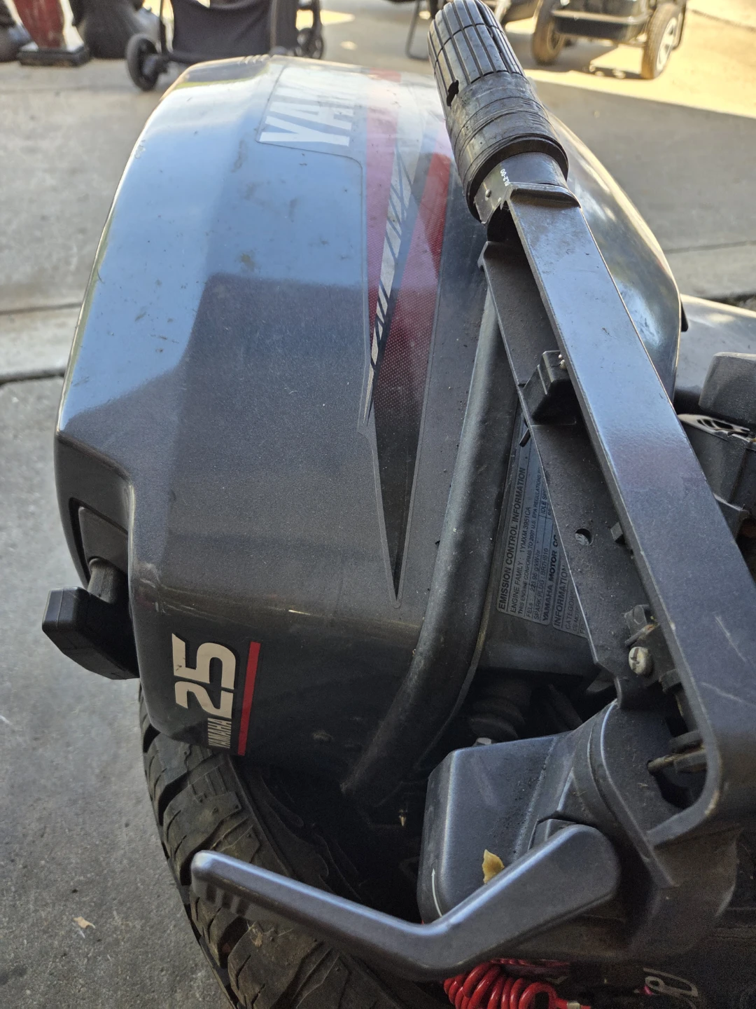 Yamaha 25HP Outboard Motor - photo 2