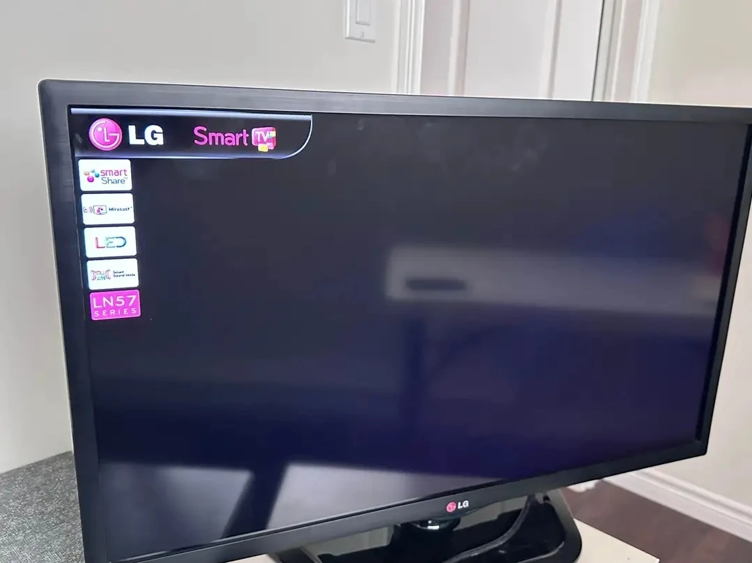 LG Smart TV 32" - photo 2