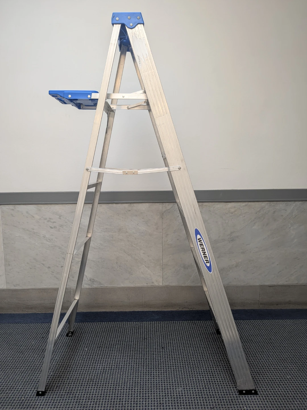Werner 6-Ft Aluminum Step Ladder (250 lb) - photo 2