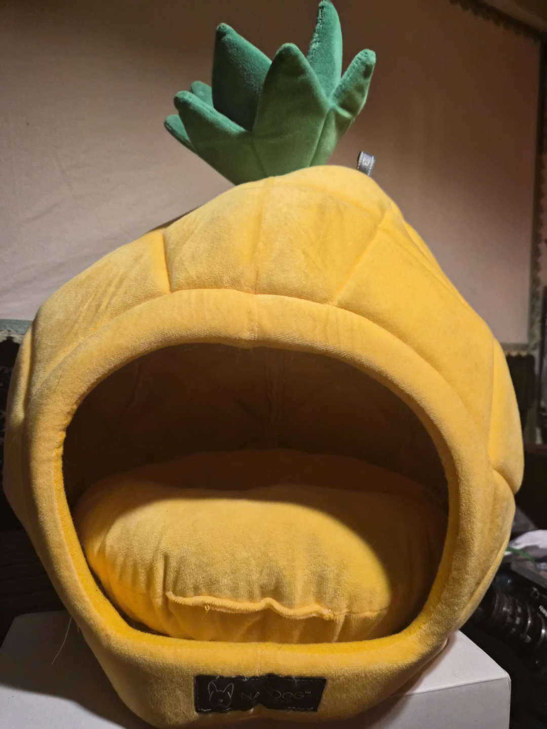 Nandog Pet Gear Pineapple Pet Bed