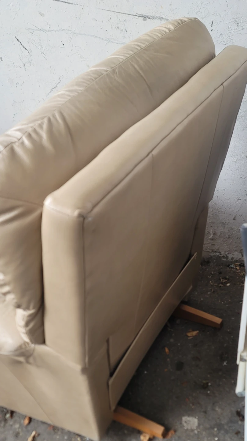Beige Leather Recliner Armchair - photo 3
