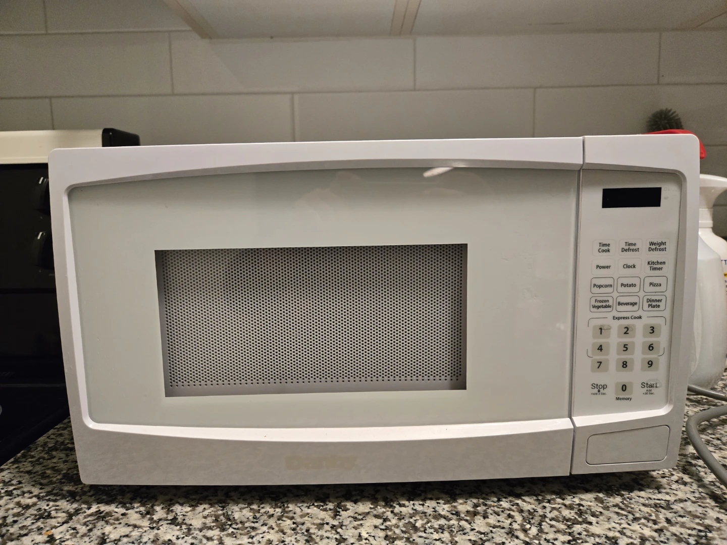 Danby DBMW0720BWW Microwave