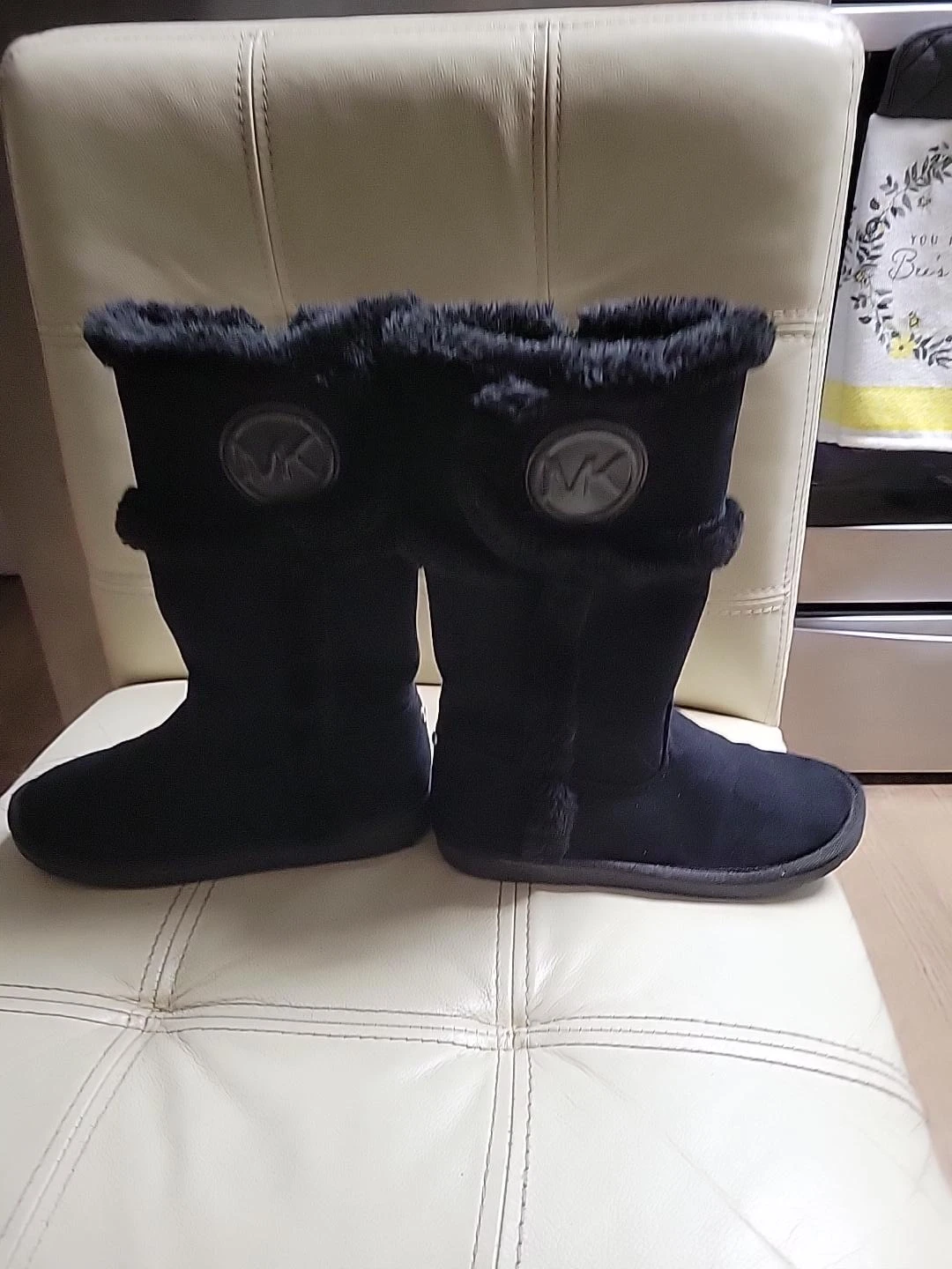 Michael Kors Black Faux Fur Winter Boots sz 1
