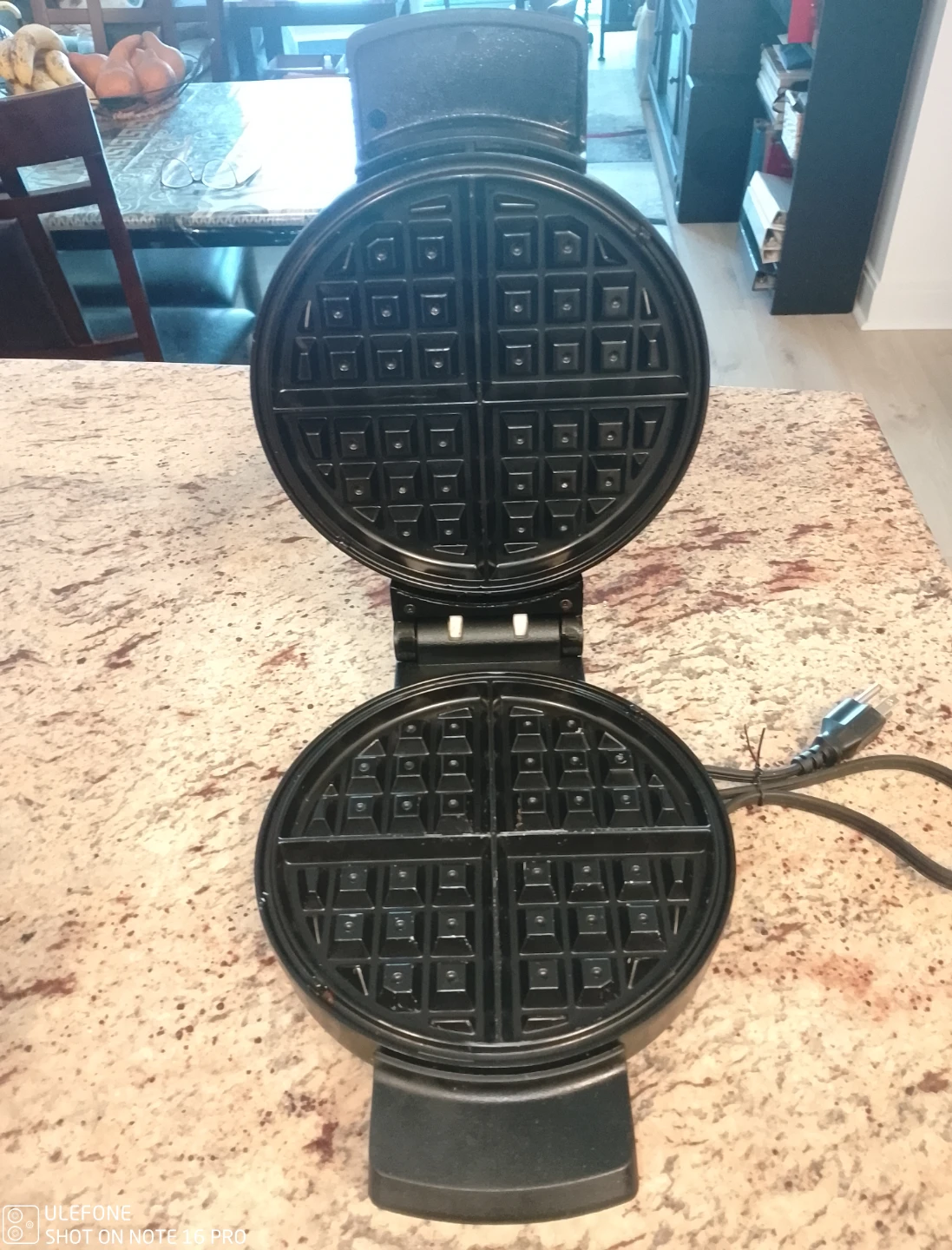 Black & Decker Waffle Maker (CASH ONLY) - photo 2