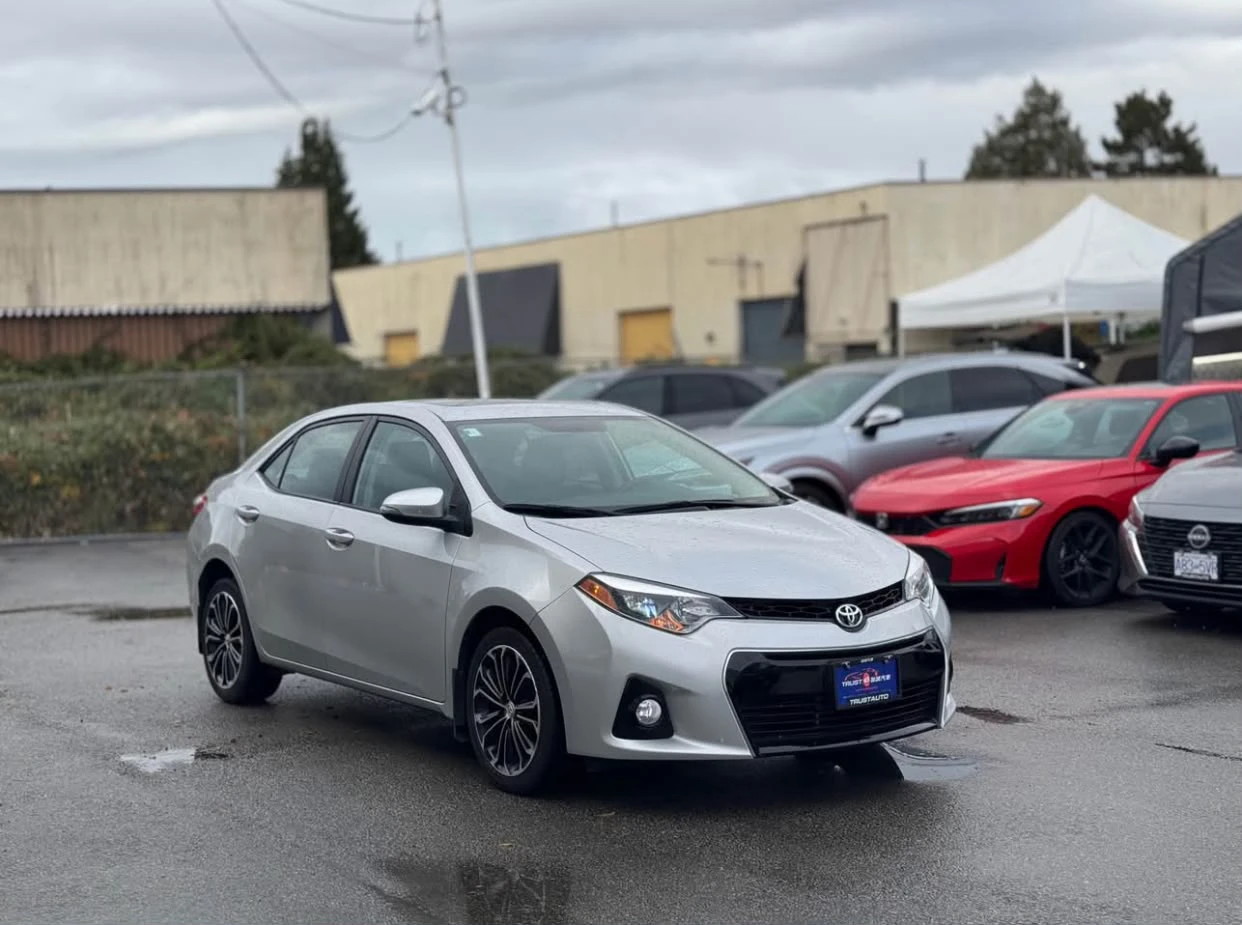 2016 Toyota Corolla S Sedan - photo 2