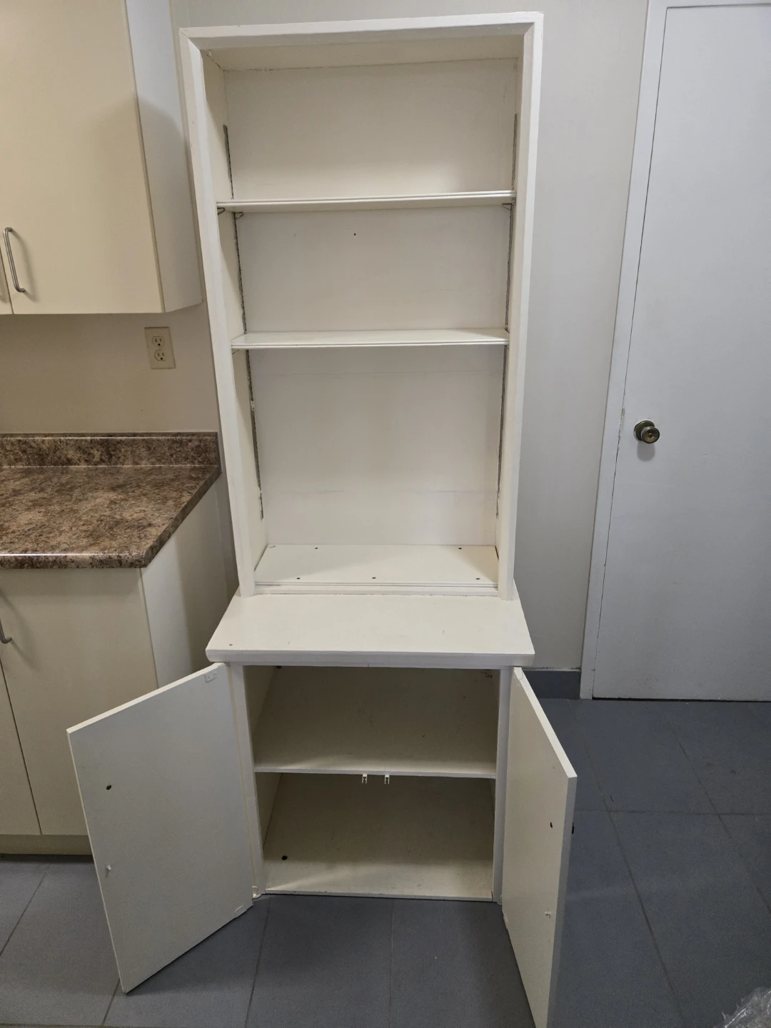 White hutch with lower storage cabinets - photo 2