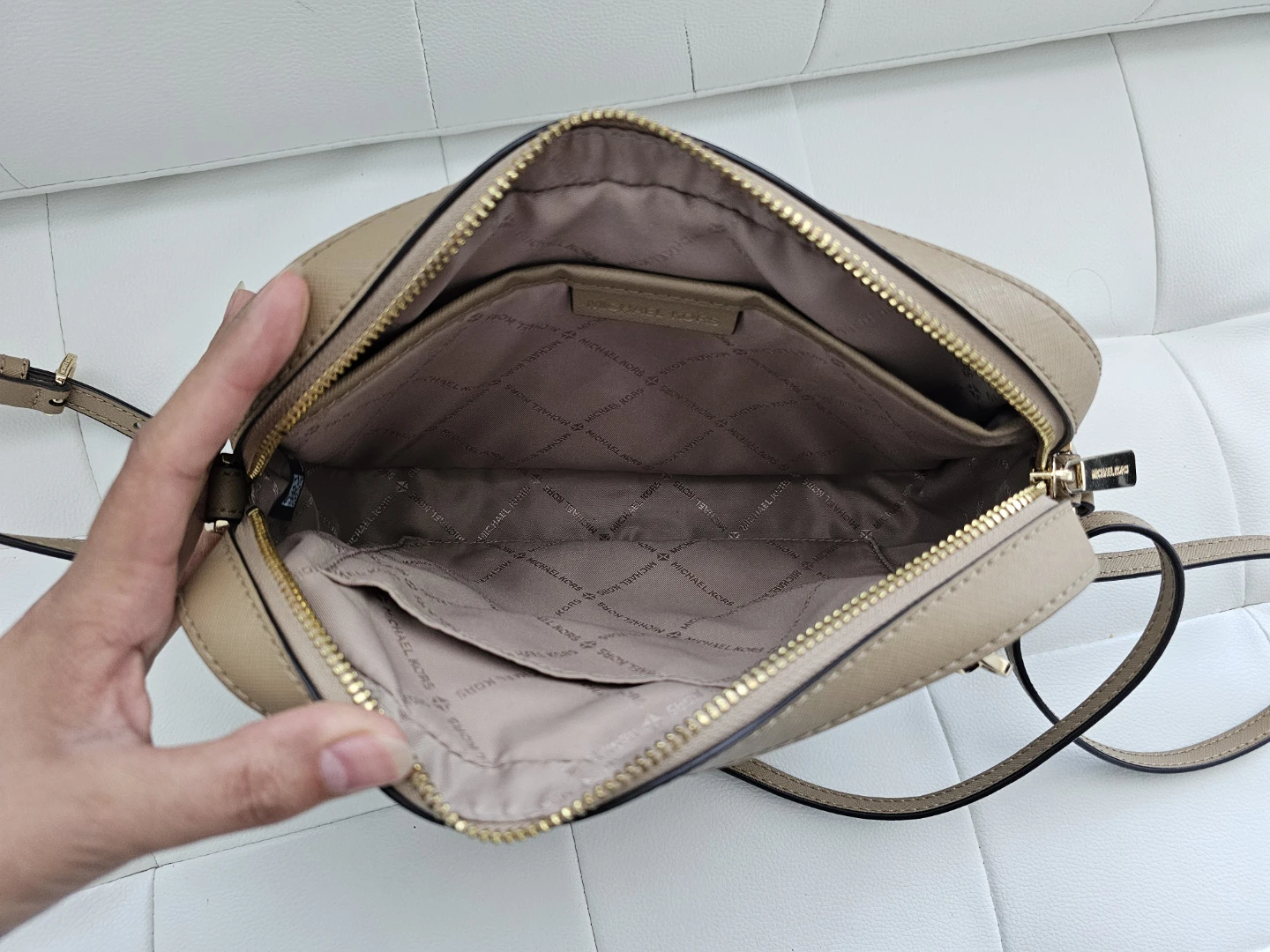 Authentic Michael Kors Crossbody Bag - photo 5