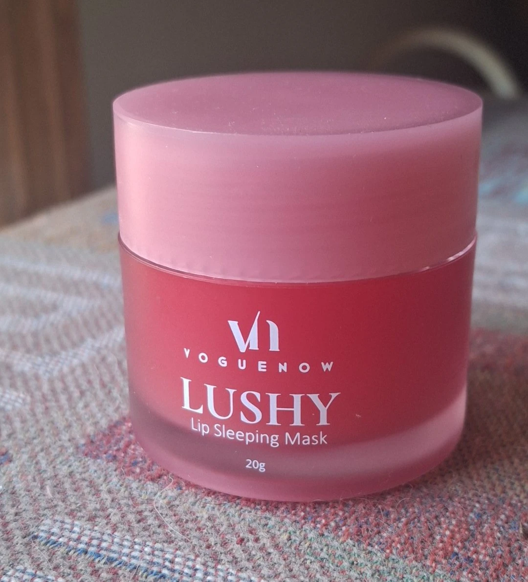 Voguenow Lushy Lip Sleeping Mask