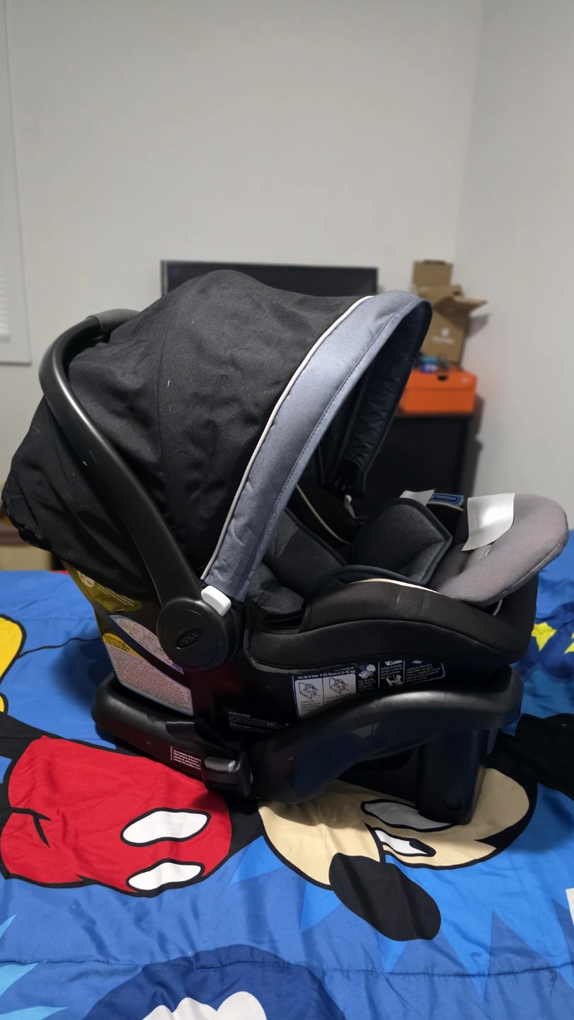 Graco SnugRide 35 Lite DLX Infant Car Seat