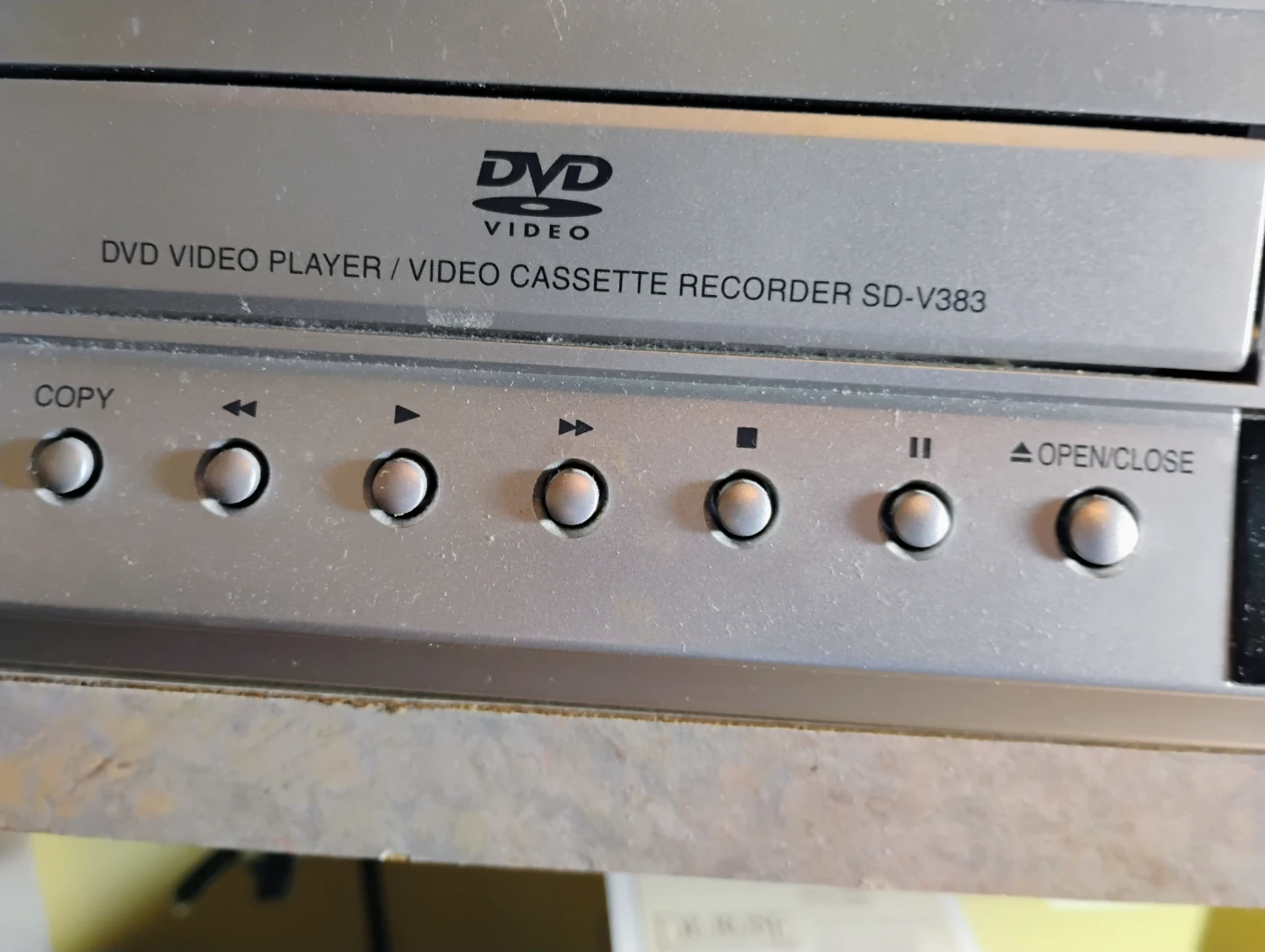 Toshiba SD-V383 DVD Player and VCR Combo - photo 2
