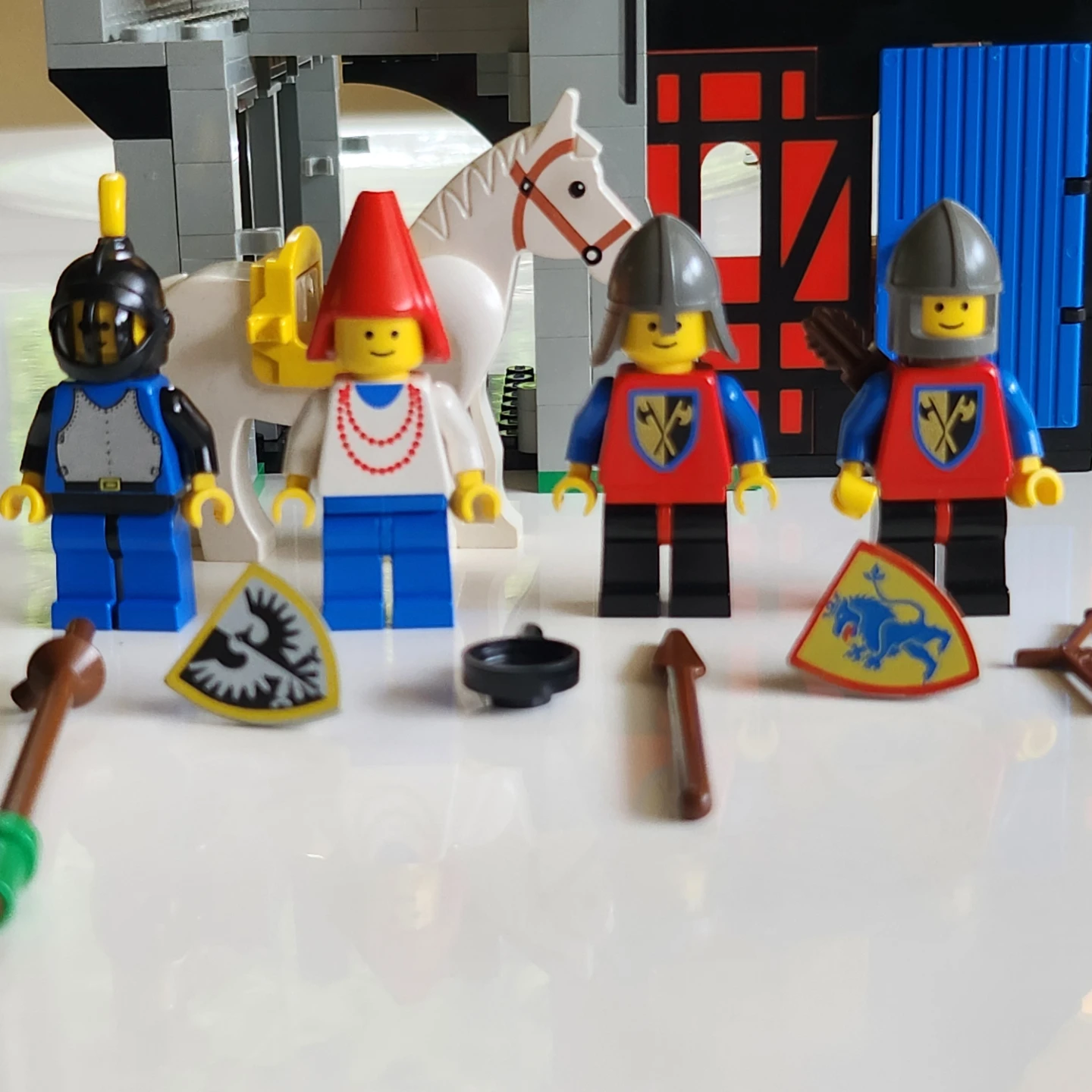 Vintage LEGO 6067 Guarded Inn Complete - photo 3