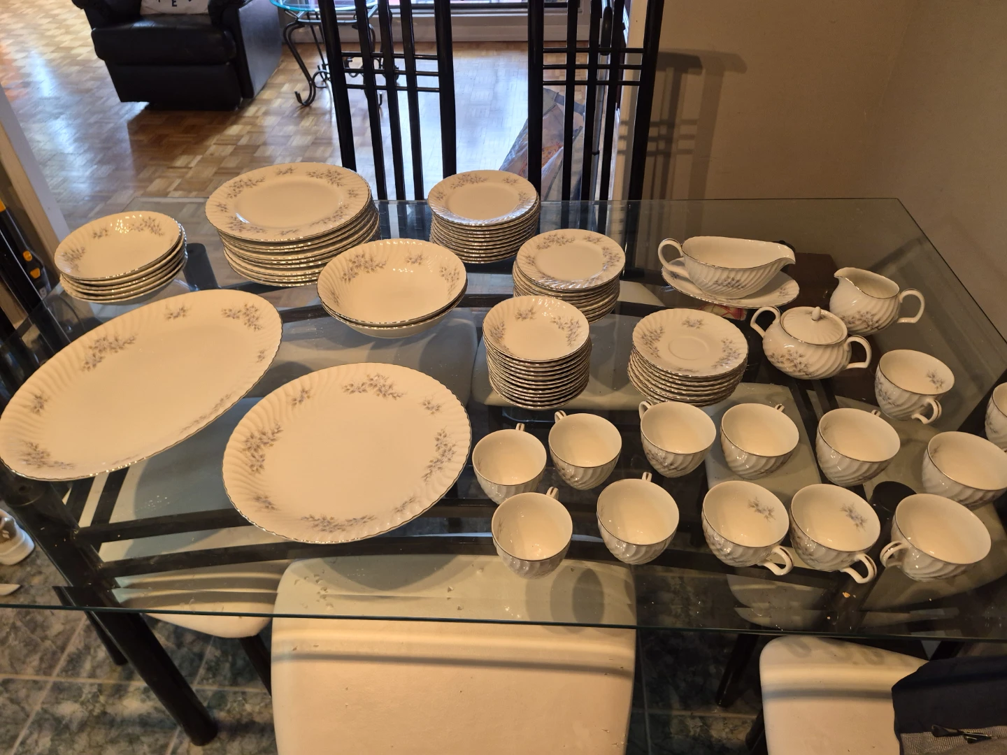 Mikasa Fine China La Fleur Bleu Dinnerware Set