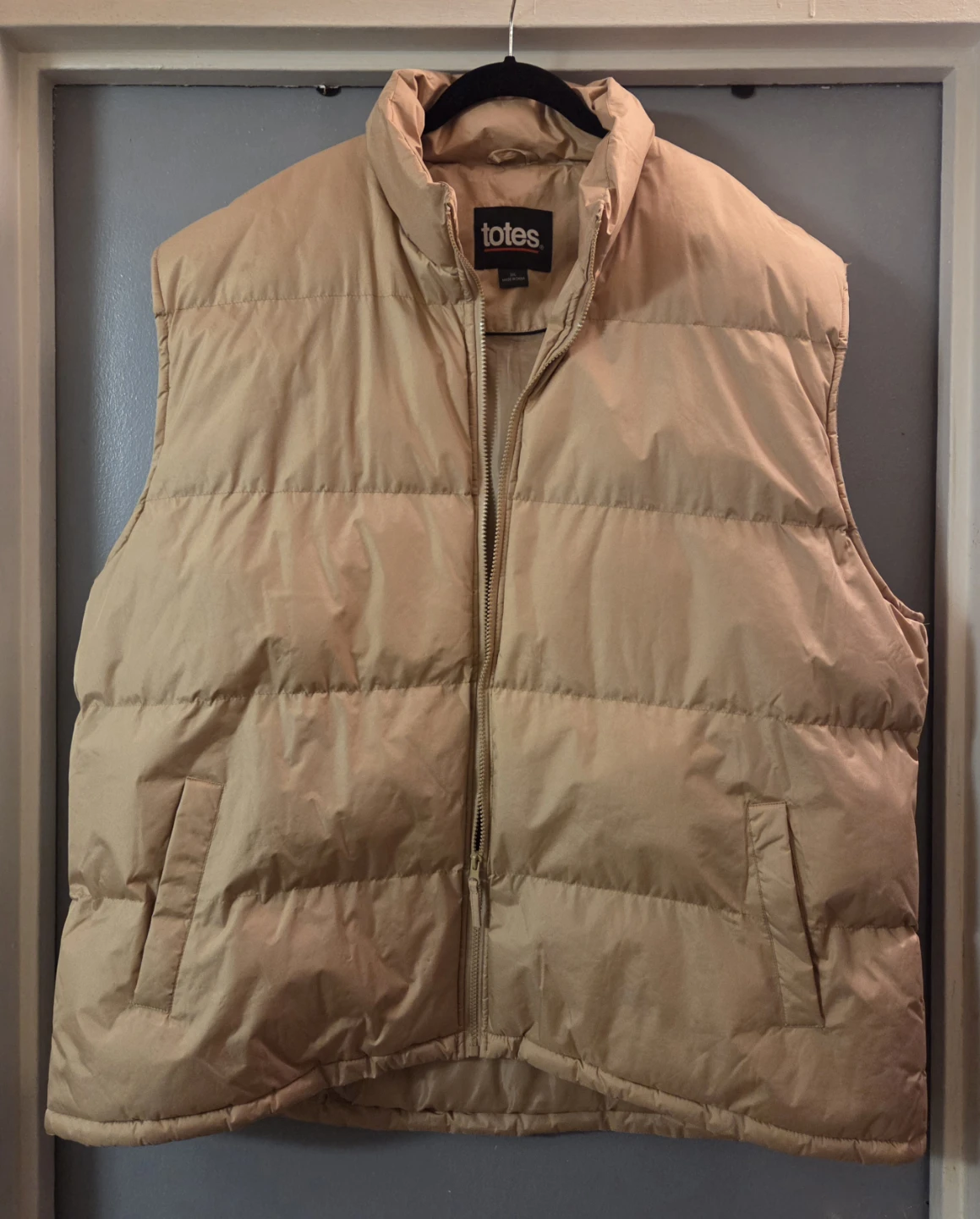 Totes Puffer Vest in a Men's 2XL