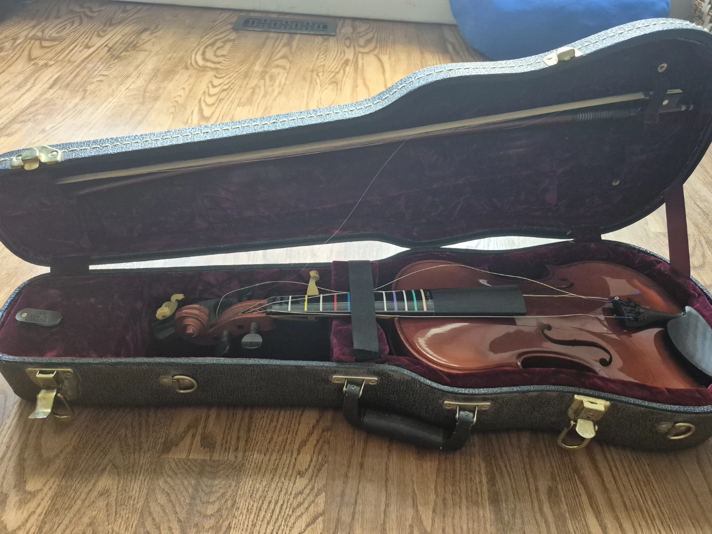 4/4 Violin with Case and H London Bow - photo 3