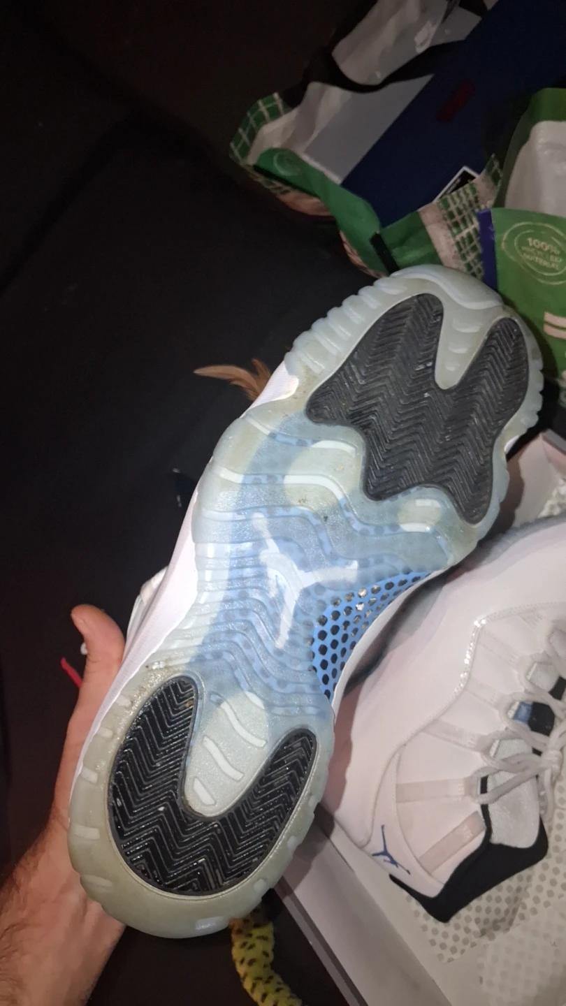 Jordan 11 Retro Legend Blue White - photo 4