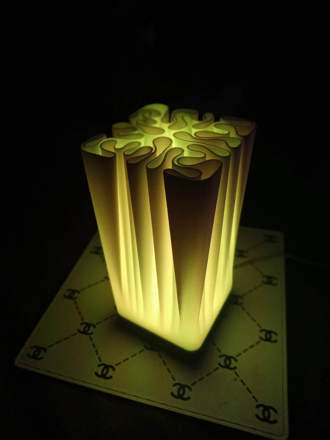Modern sculpture accent lamp - photo 2