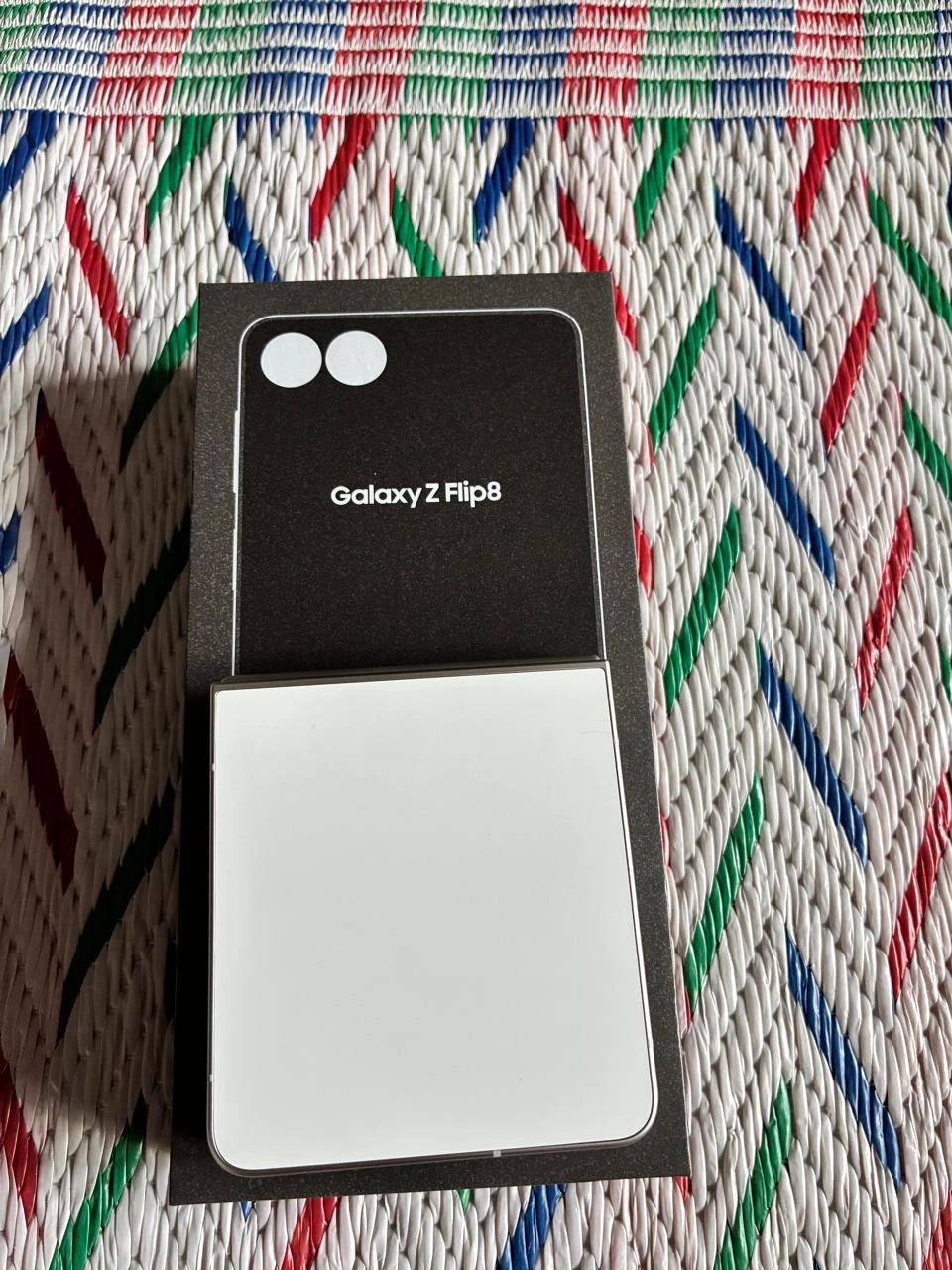 Samsung Galaxy Z Flip8..brand new - photo 3
