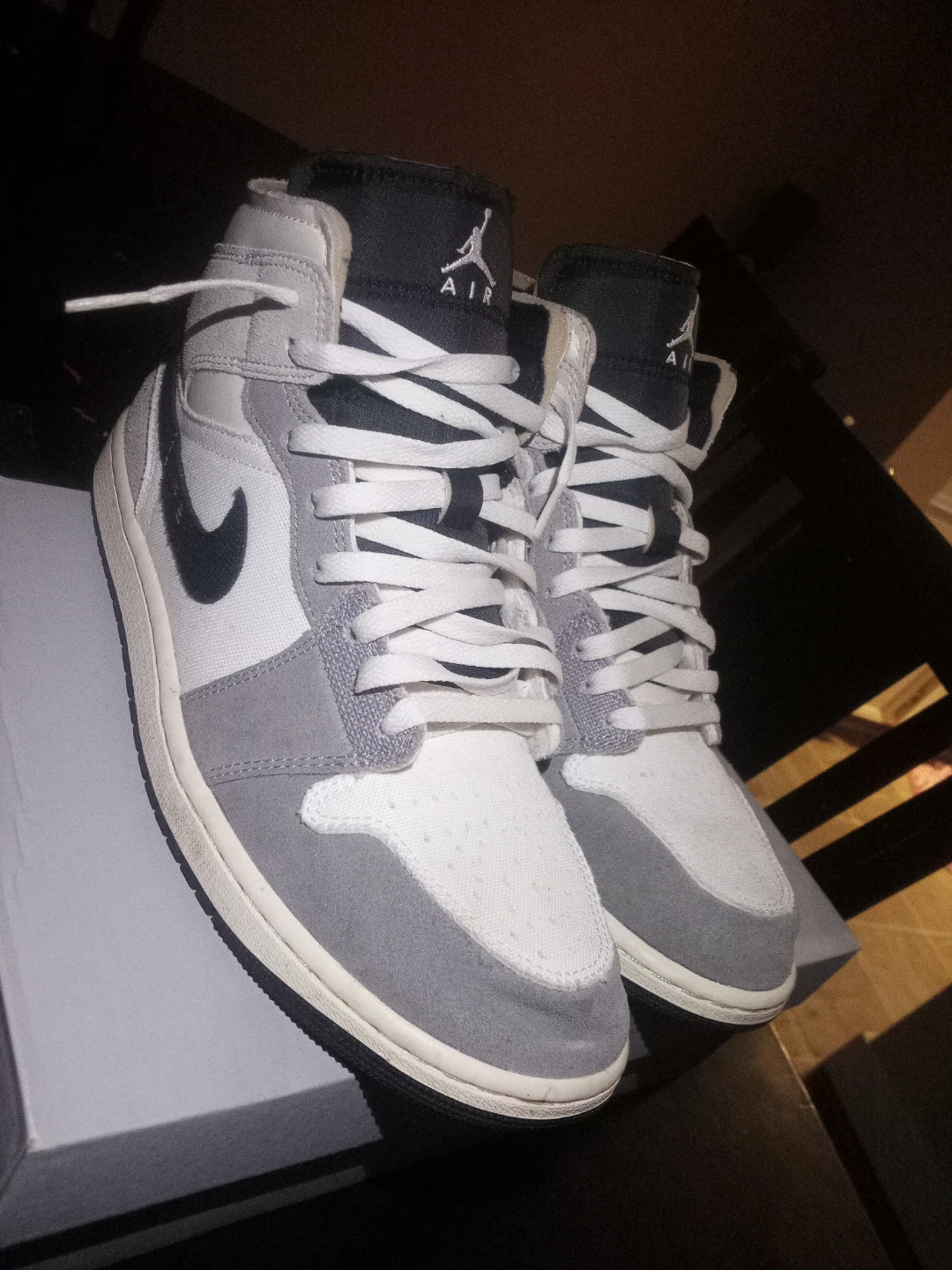 Air Jordan 1 Mid Shoes