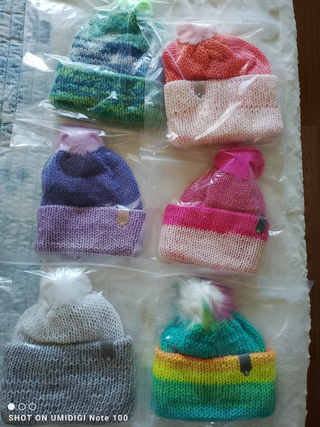 Handmade Pom Pom Knit Toques - photo 2